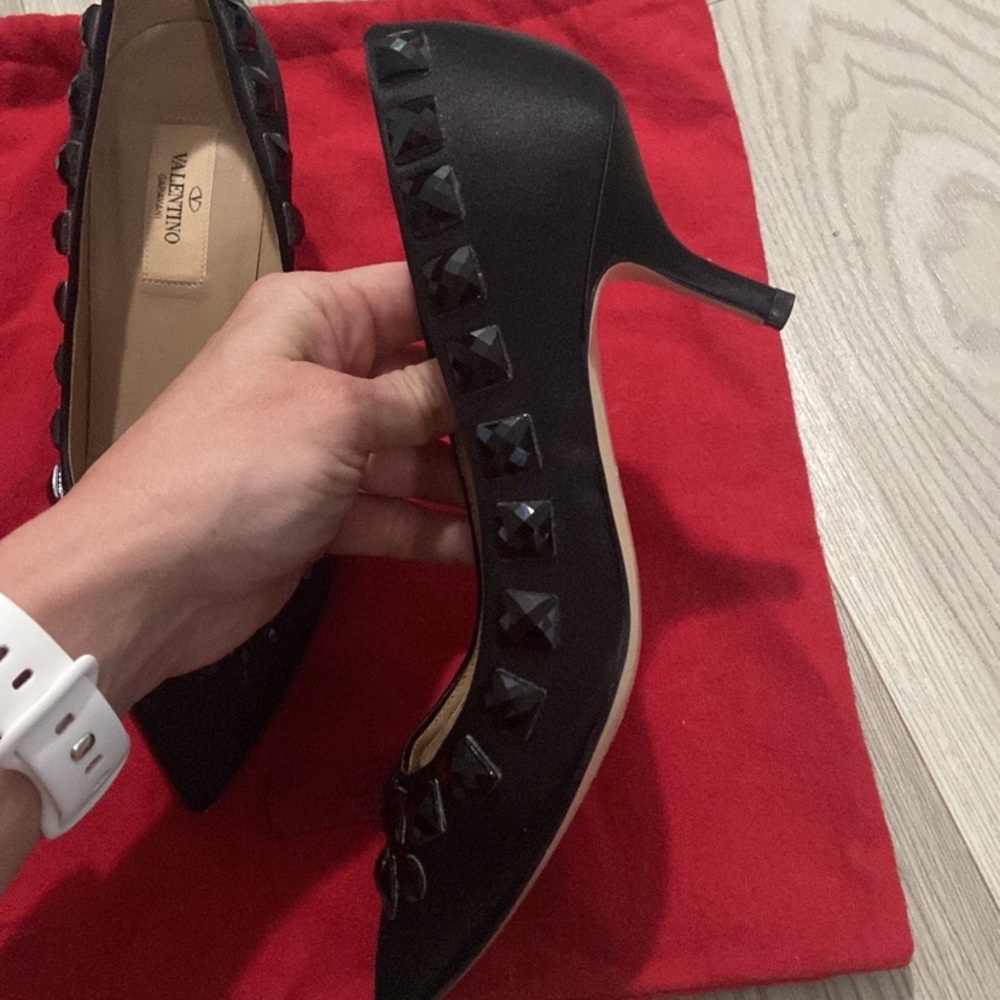 Valentino Garavani Black Heels - Picture 4 of 9
